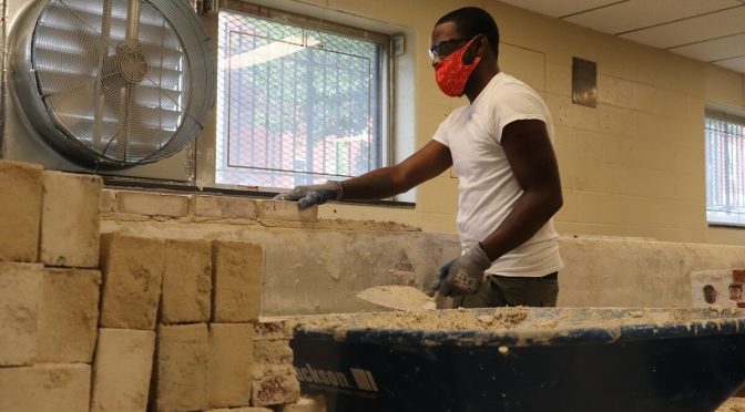 Drywall Technician vs Concrete Mason: Who Makes More Money?