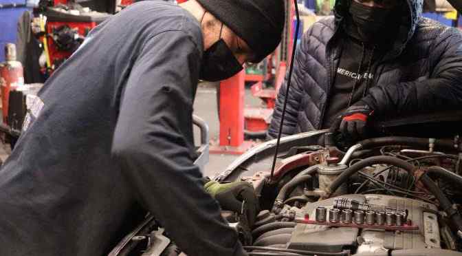 What Are The Top 10 Reasons To Become An Auto Mechanic?