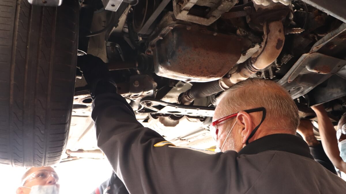 What Qualifications Do I Need To Be A Car Mechanic In The US?