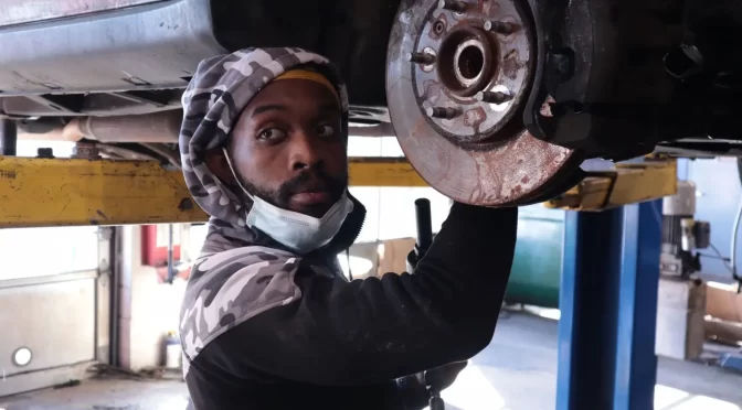 How Difficult Is It To Become An Auto Mechanic?