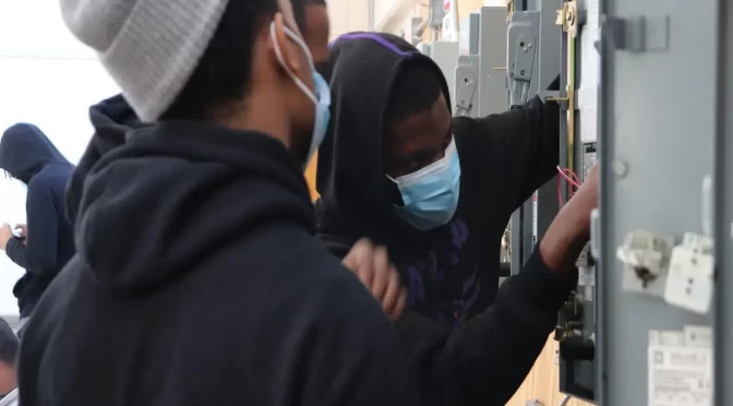 Electrician & Automation Technician: Difference & Similarity