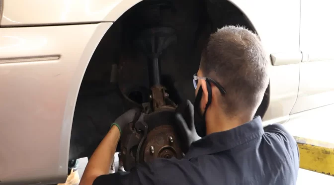 The Complete Guide To Become A Diesel Mechanic