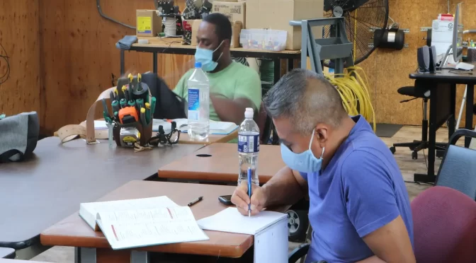 What Is An Oil Rig Welder? How To Become One?