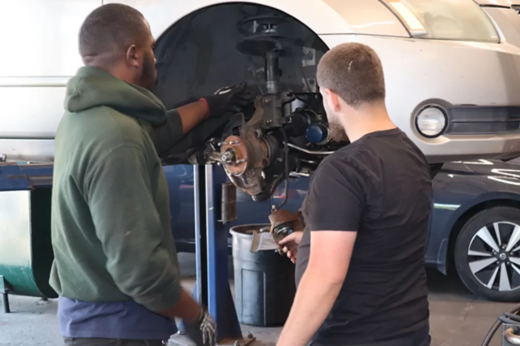 Mechanic certification at PTTI