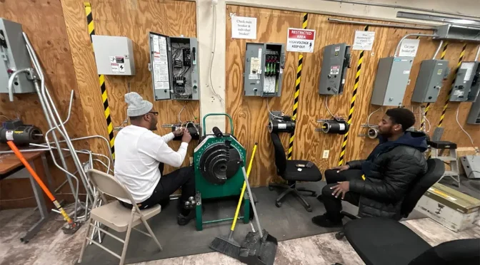 Tips To Overcome Challenges During Electrician Technician Training