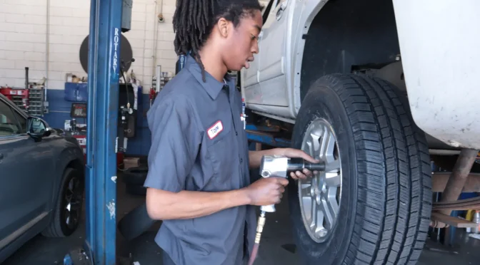 Auto Body Vs Auto Mechanic – What Is The Difference?