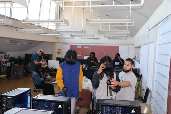 Industrial edge computer devices that bolster a smart manufacturing trend.